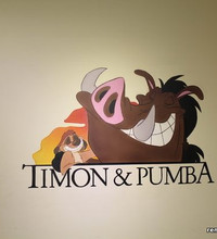 Тимон и Пумба, рисунок на стене в детской комнате